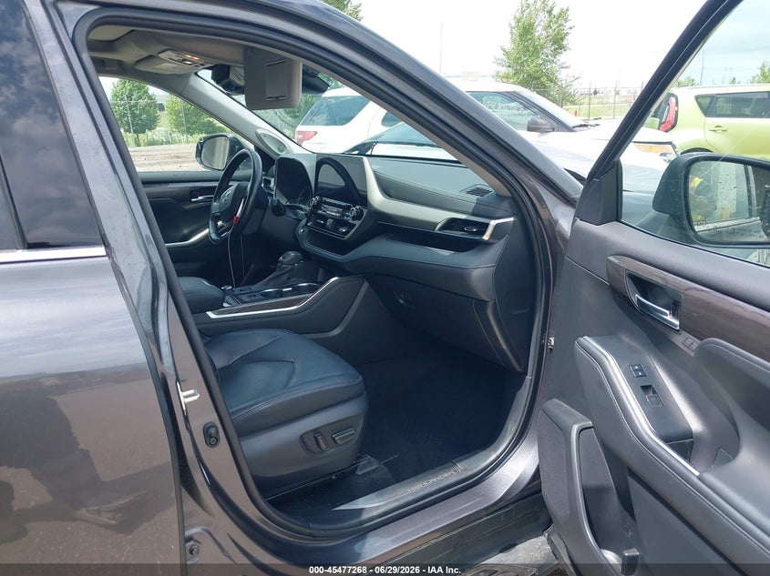 2022 TOYOTA HIGHLANDER auction photo 5