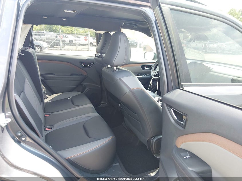 2025 SUBARU FORESTER auction photo 8