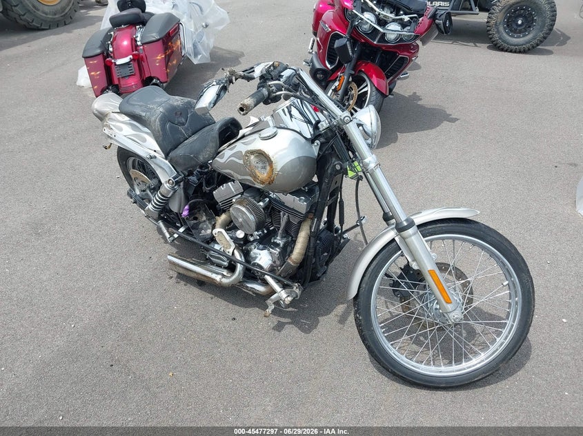 HARLEY-DAVIDSON FXDWG 2005