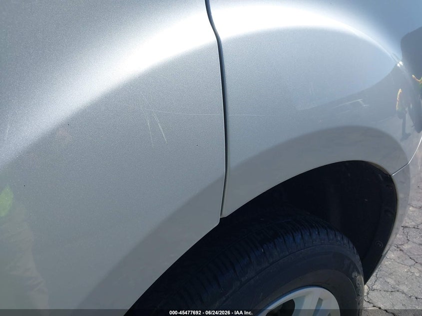 2017 CHEVROLET EQUINOX LS — Photo 6