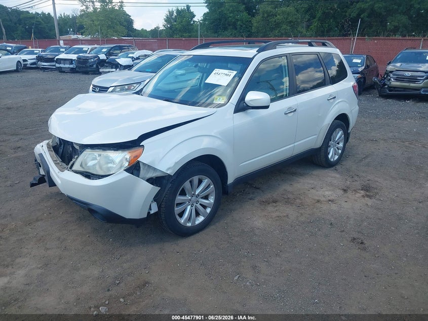 2013 SUBARU FORESTER auction photo 2