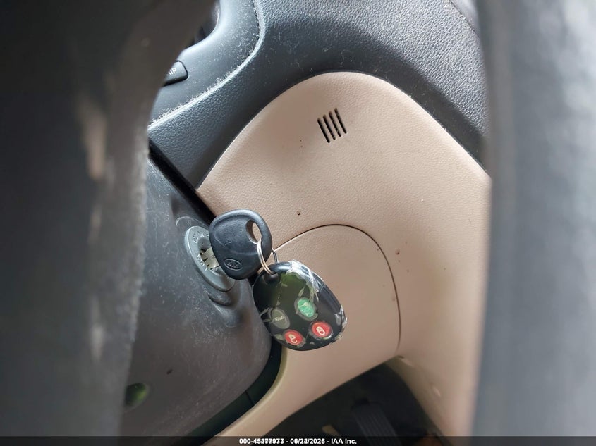 2008 Kia Rondo Lx VIN: KNAFG525687165174 Lot: 45477973