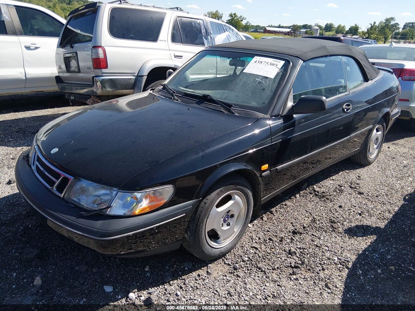 1997 SAAB 900 auction photo 2