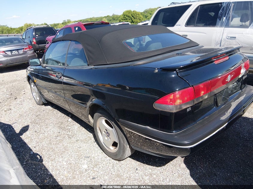 1997 SAAB 900 auction photo 3