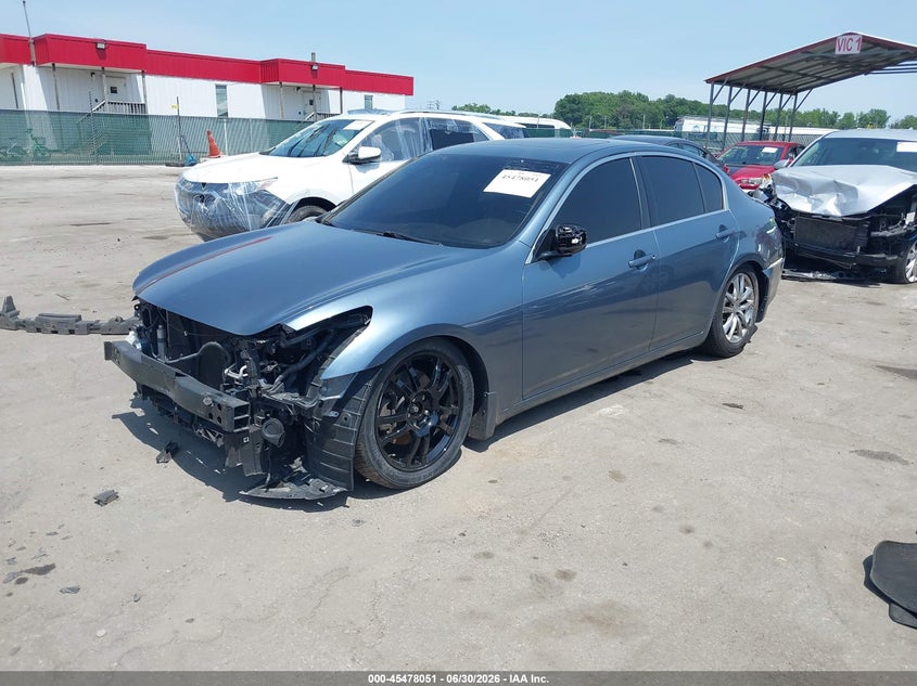 2010 INFINITI G37X — zdjęcie 2