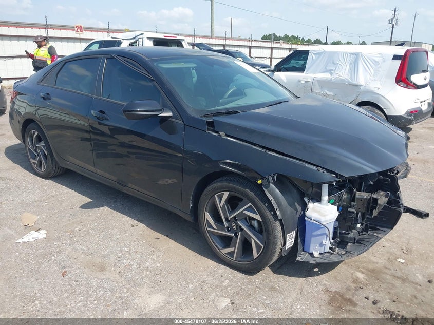 2025 HYUNDAI ELANTRA auction photo 1