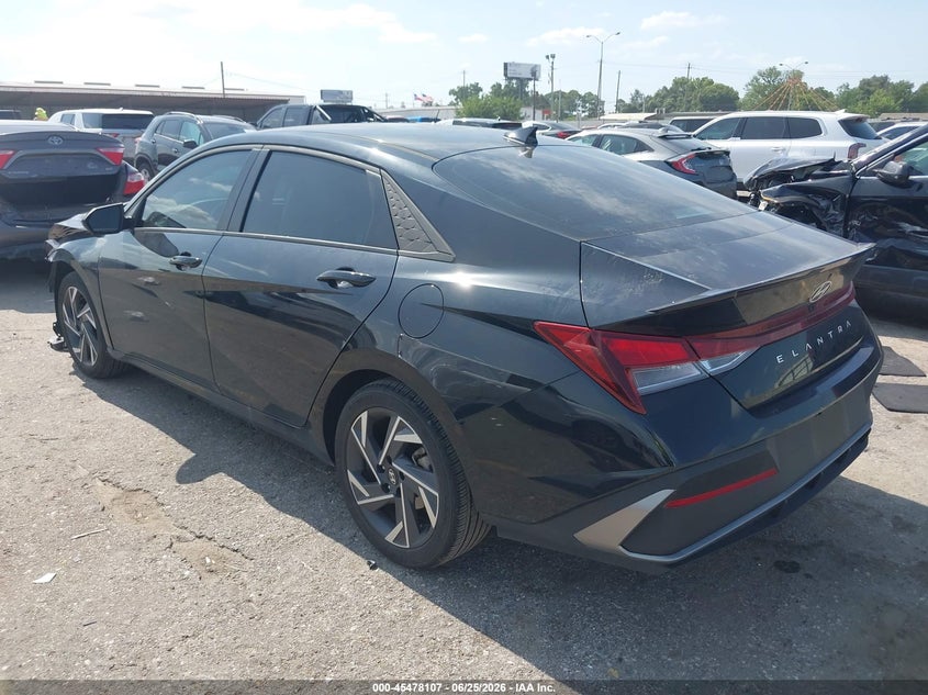 2025 HYUNDAI ELANTRA auction photo 3