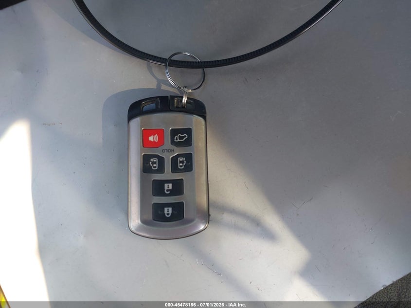 TOYOTA SIENNA - zdjęcie 11