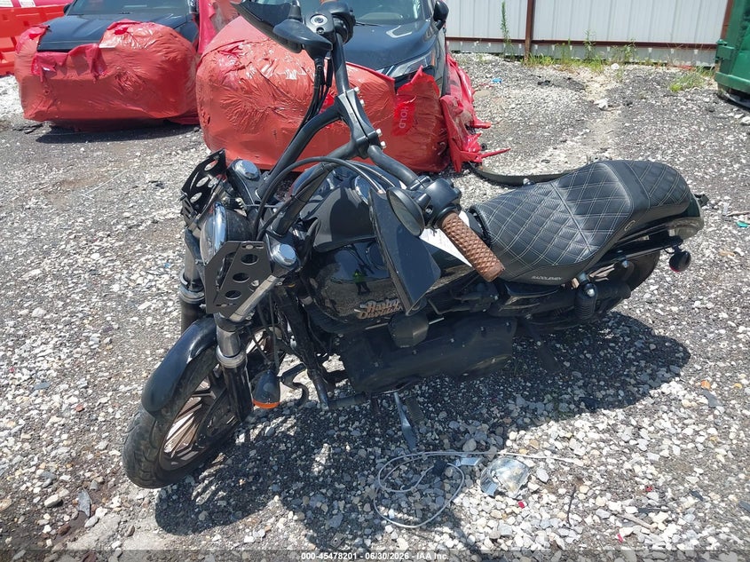 2013 HARLEY-DAVIDSON FXDB auction photo 2