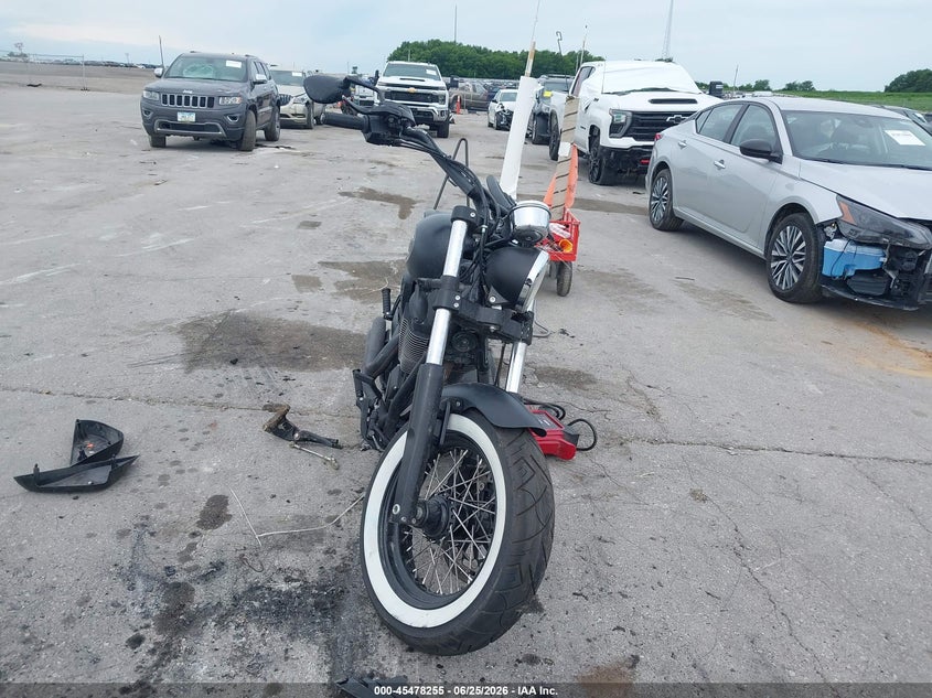 2015 VICTORY HIGH-BALL MOTO 2