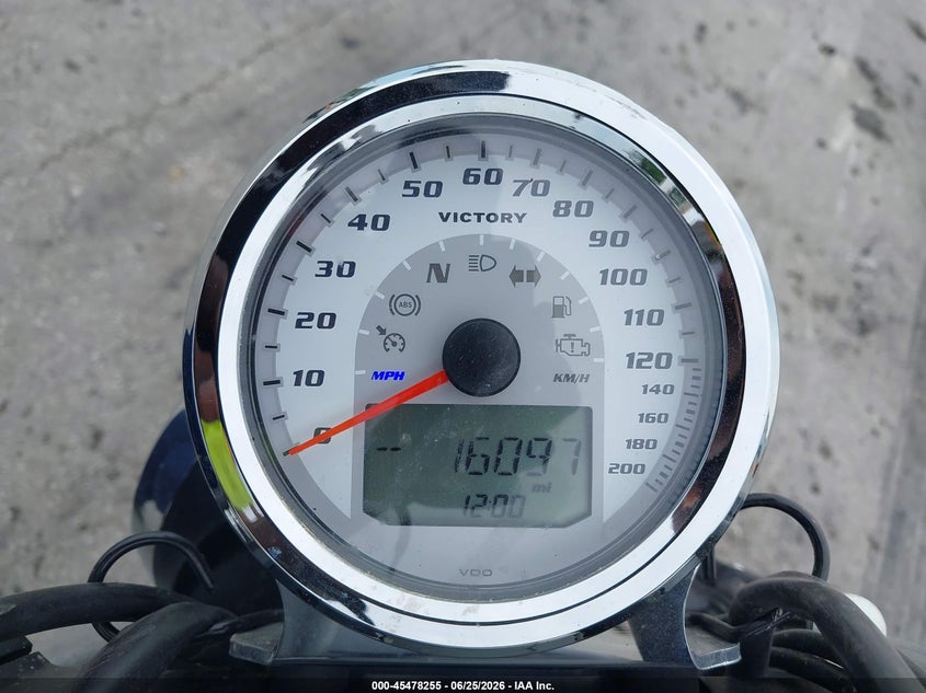 2015 Victory Motorcycles High-Ball VIN: 5VPWB36N5F3041502 Lot: 45478255