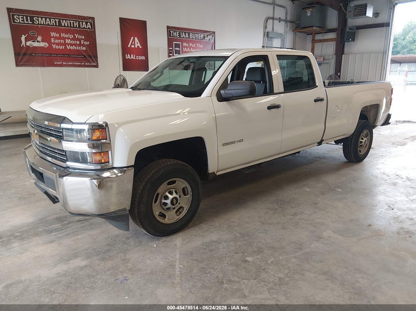 2018 Chevrolet Silverado, Normal Wear & Tear, IAAI, VIN 1GC1CUEG5JF236814 — photo 2