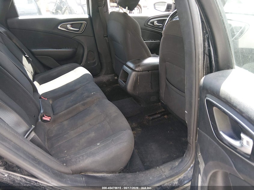 2016 CHRYSLER 200 auction photo 8