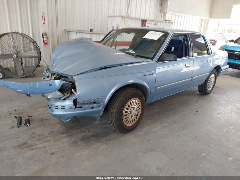 1993 OLDSMOBILE CUTLASS CIERA auction photo 2