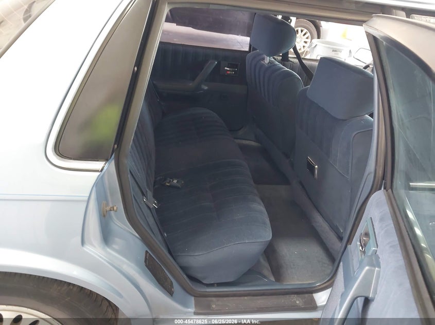 1993 OLDSMOBILE CUTLASS CIERA auction photo 8