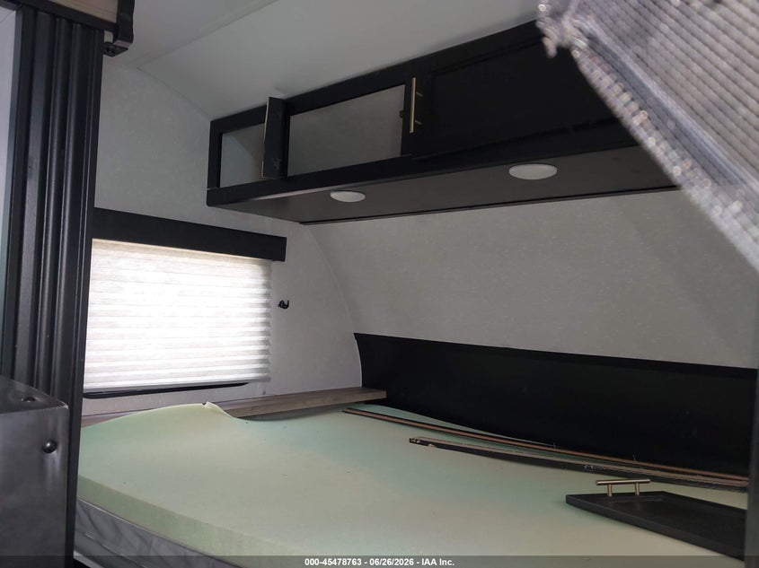2021 FOREST RIVER CHEROKEE WOLF PUP CASCADE 17JG TRAVEL TRAILER auction photo 5