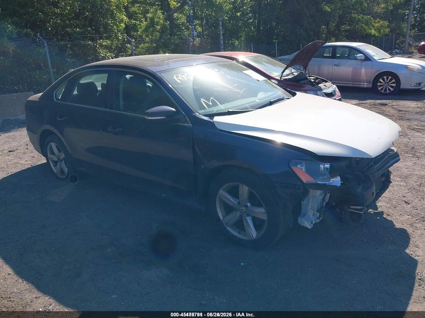 2013 VOLKSWAGEN PASSAT auction photo 1