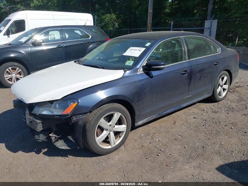 2013 VOLKSWAGEN PASSAT auction photo 2