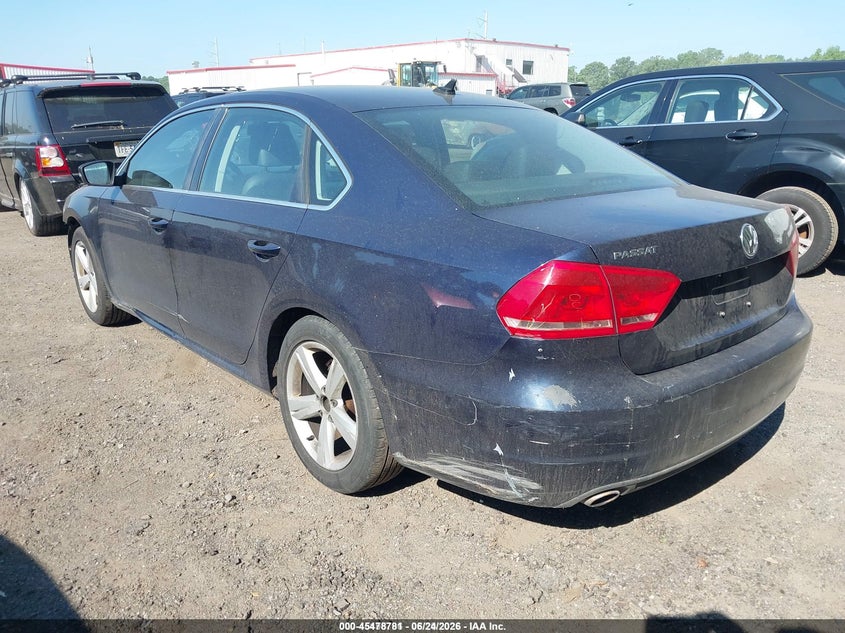 2013 VOLKSWAGEN PASSAT auction photo 3