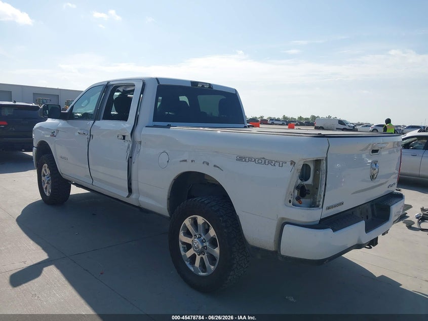 Vin: 3c6ur5dlxng128541, lot: 45976959, ram 2500 big horn  4x4 6'4 box 20223