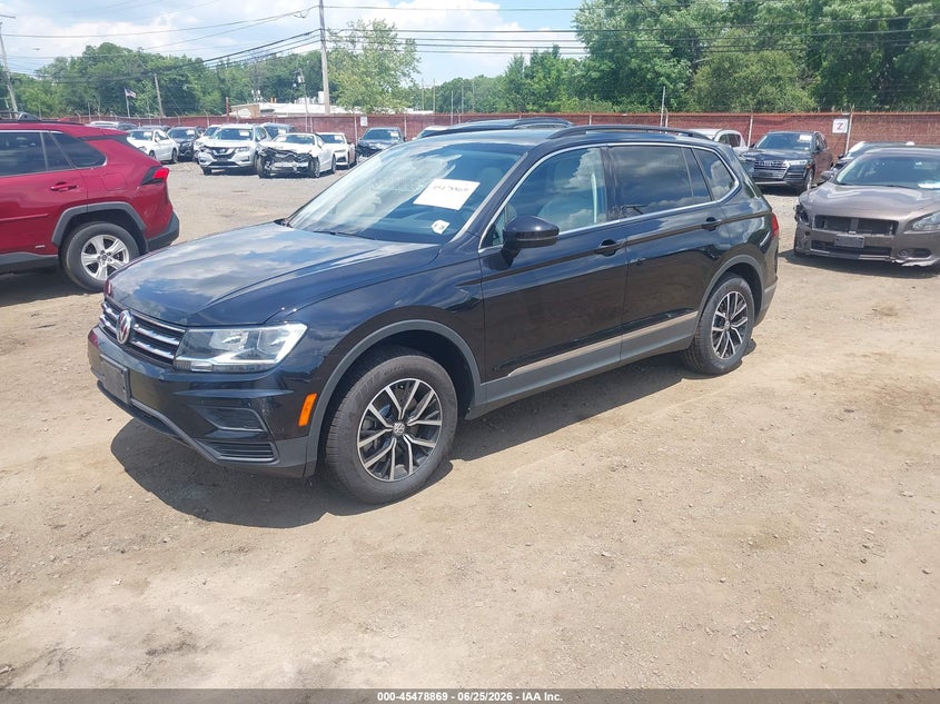 2021 VOLKSWAGEN TIGUAN auction photo 2
