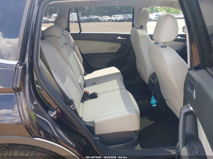 2021 VOLKSWAGEN TIGUAN auction photo 8