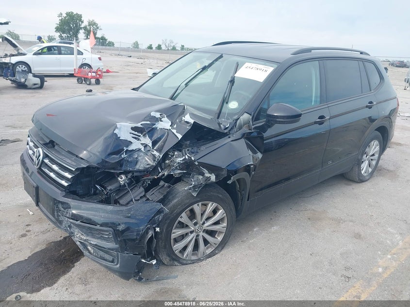 2018 VOLKSWAGEN TIGUAN auction photo 2