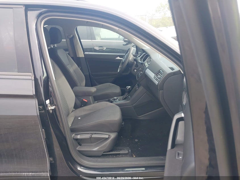 2018 VOLKSWAGEN TIGUAN auction photo 5