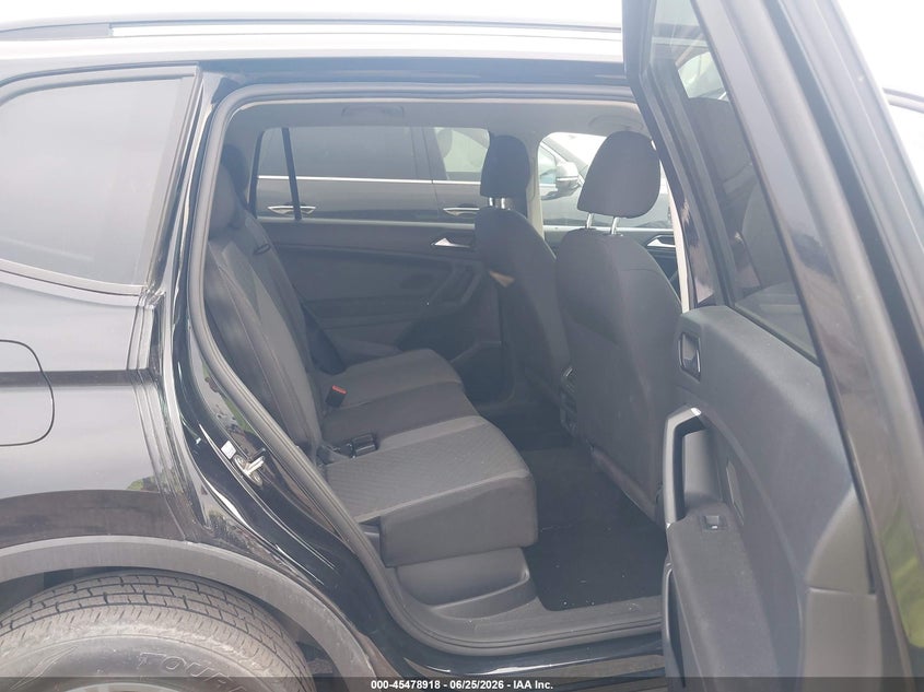 2018 VOLKSWAGEN TIGUAN auction photo 8