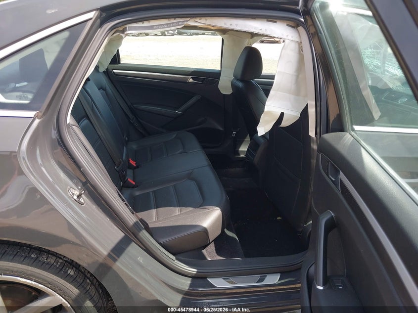 AtlanticExpress - Volkswagen Passat