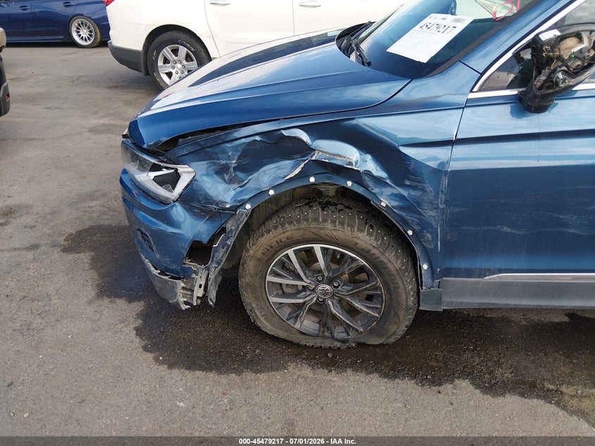 2020 VOLKSWAGEN TIGUAN auction photo 6