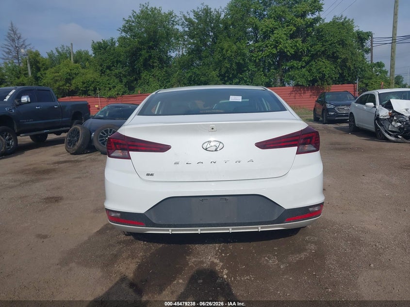 2020 HYUNDAI ELANTRA SE · Photo 16