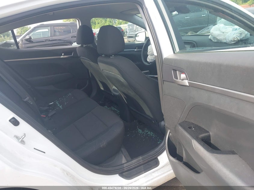 2020 HYUNDAI ELANTRA SE · Photo 8