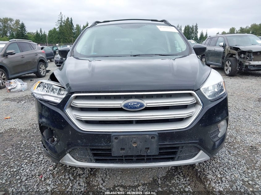 VIN: 1FMCU9GD4JUD05747 2018 FORD ESCAPE SE