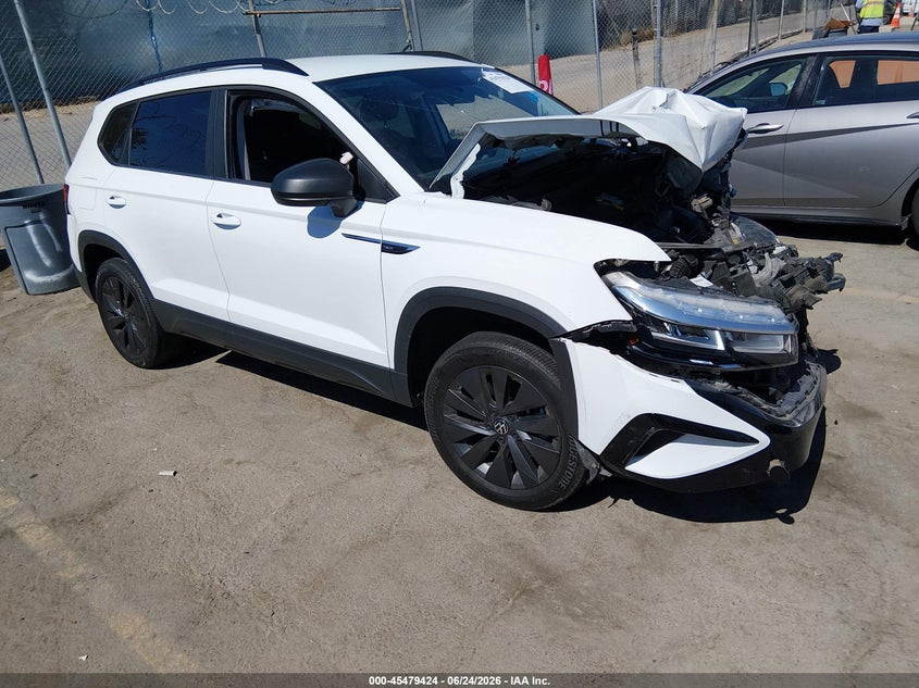 2022 VOLKSWAGEN TAOS auction photo 1