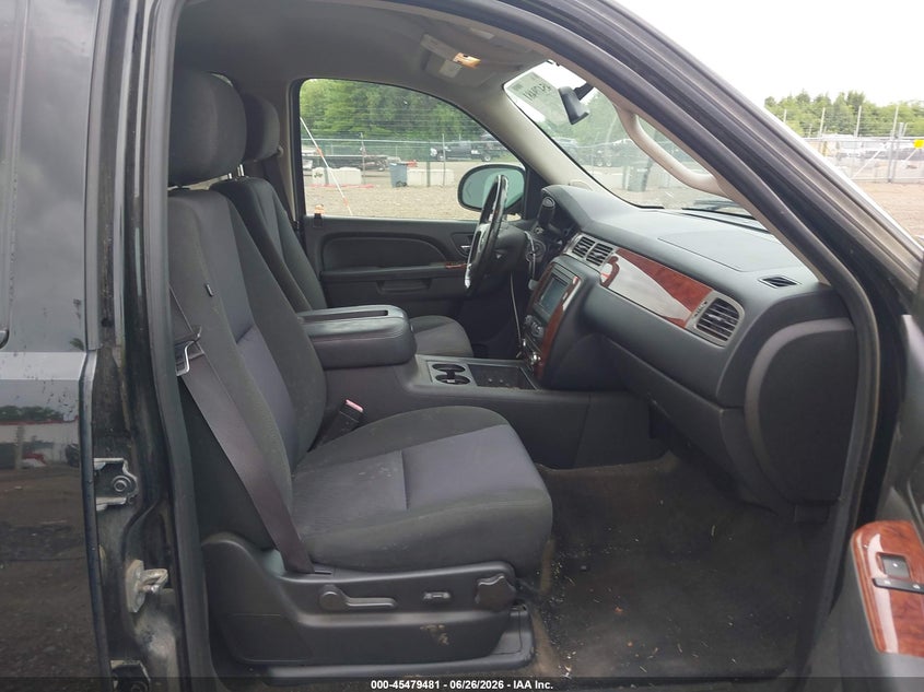 2013 CHEVROLET TAHOE auction photo 5