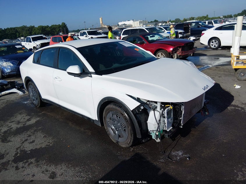 Vin: 3kpft4de5se213020, lot: 45977687, kia k4 lx 2025 img_1