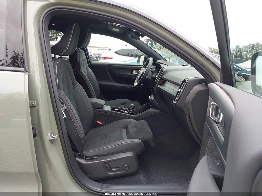 2023 Volvo Xc40 Recharge Pure Electric Twin Ultimate VIN: YV4ED3UMXP2038792 Lot: 45479576