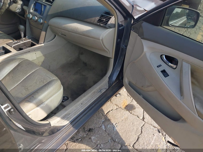 2009 TOYOTA CAMRY auction photo 5