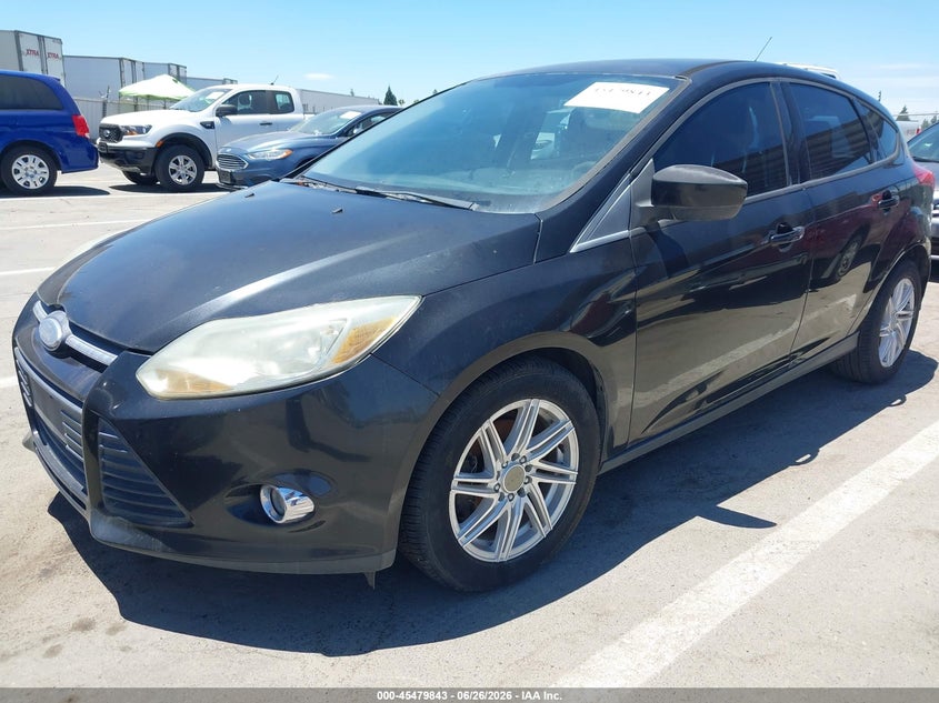 Vin: 1fahp3k23cl111990, lot: 45978018, ford focus se 20122