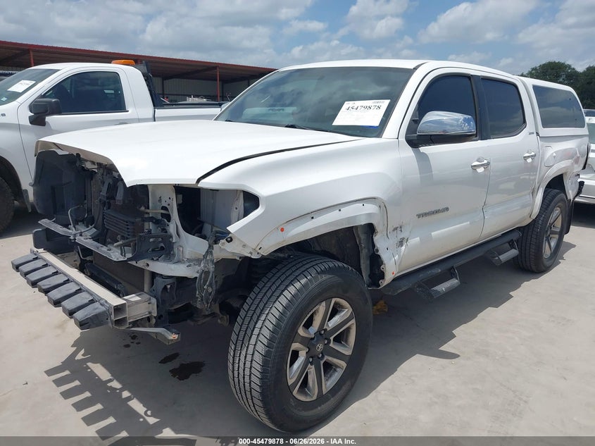 2017 TOYOTA TACOMA auction photo 2