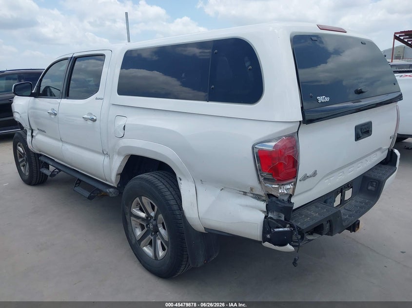 2017 TOYOTA TACOMA auction photo 3