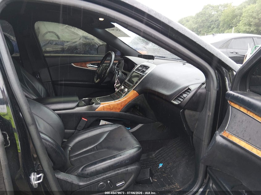 2019 LINCOLN NAUTILUS auction photo 5
