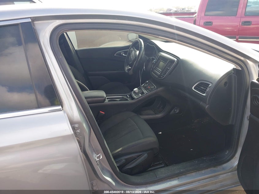2015 CHRYSLER 200 auction photo 5