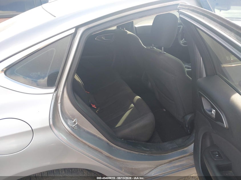 2015 CHRYSLER 200 auction photo 8