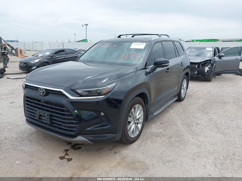2025 TOYOTA GRAND HIGHLANDER auction photo 2