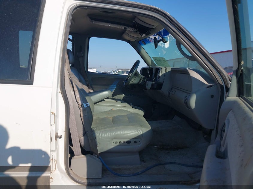 1999 GMC SUBURBAN auction photo 5