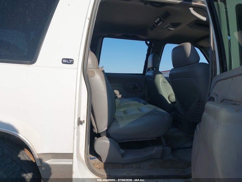 1999 GMC SUBURBAN auction photo 8