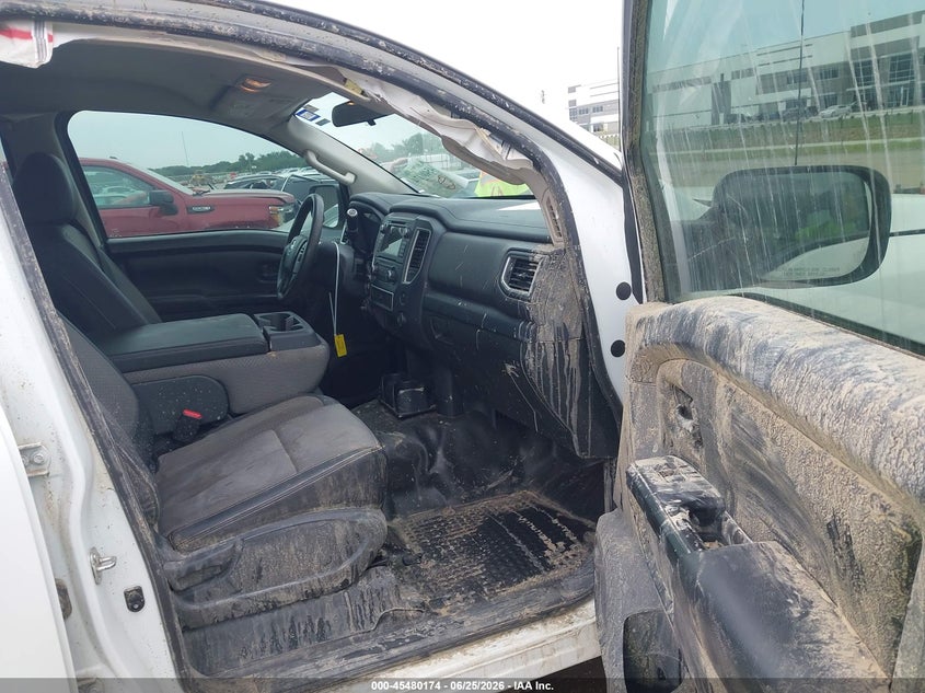 2019 NISSAN TITAN auction photo 5