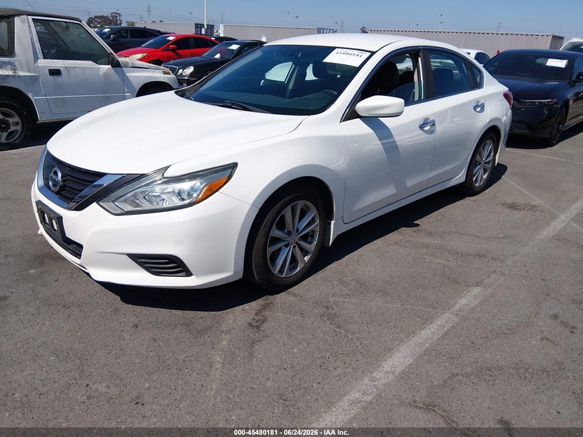 2018 Nissan Altima 2.5 S, Right Side, IAAI, VIN 1N4AL3AP9JC230182 — photo 2